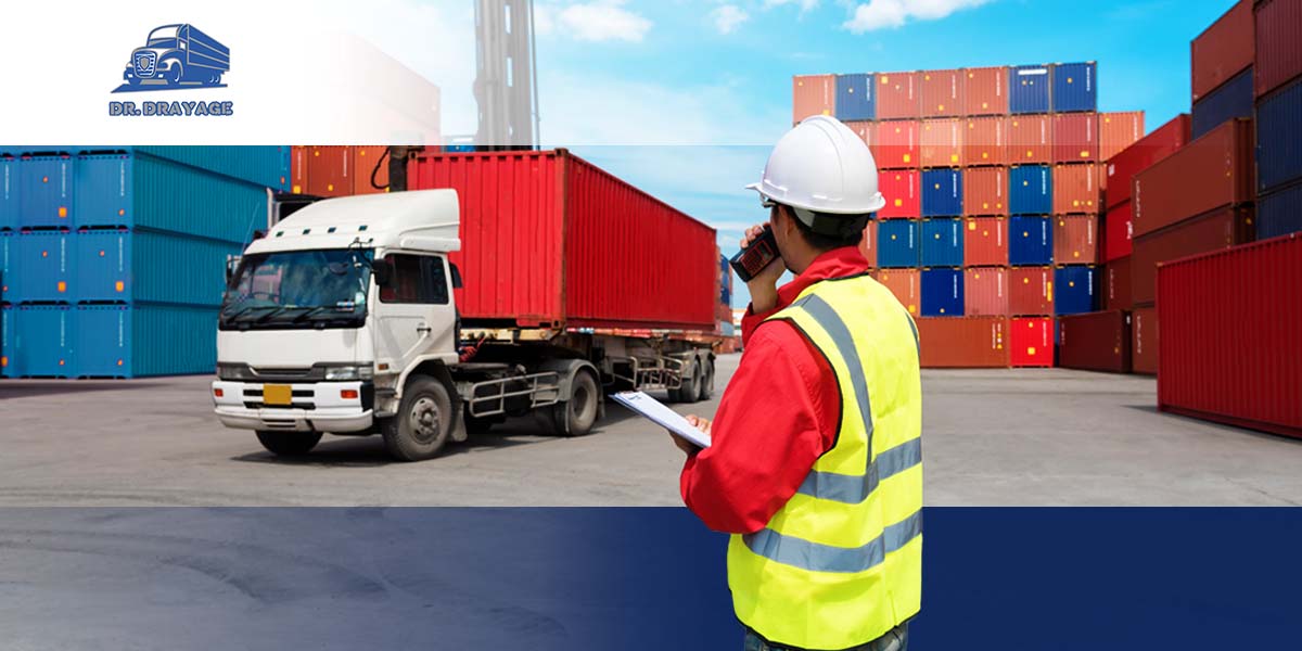 Drayage workers managing cargo shipments